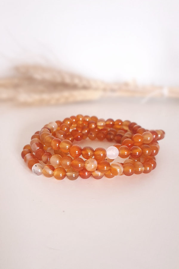 Bracelet Cornaline perles orange rouge chaleureux - Calcédoine créativité feu intérieur sensualité
