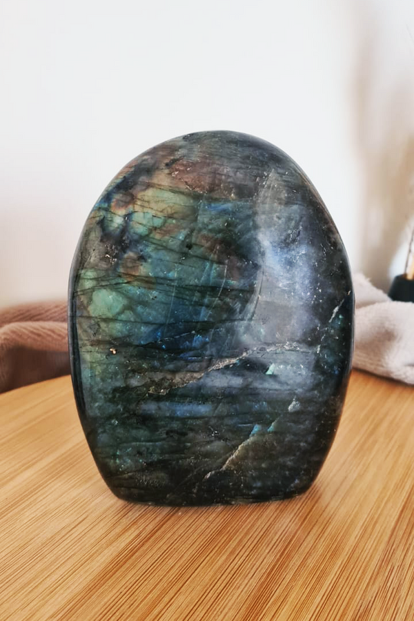Pierre Polie Labradorite 840g - Pièce Unique