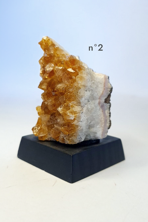 Pierres sur socle - Citrine