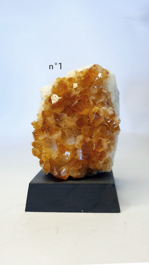 Pierres sur socle - Citrine
