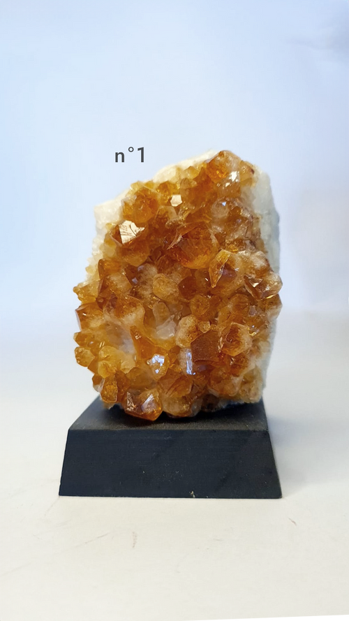 Pierres sur socle - Citrine